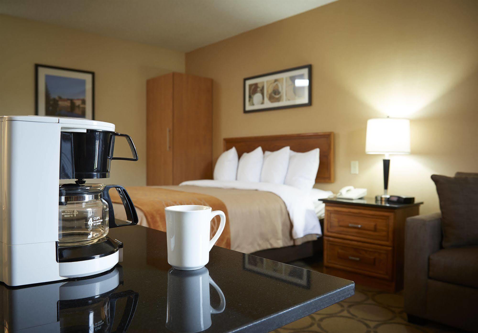 Comfort Inn Drummondville Exteriör bild