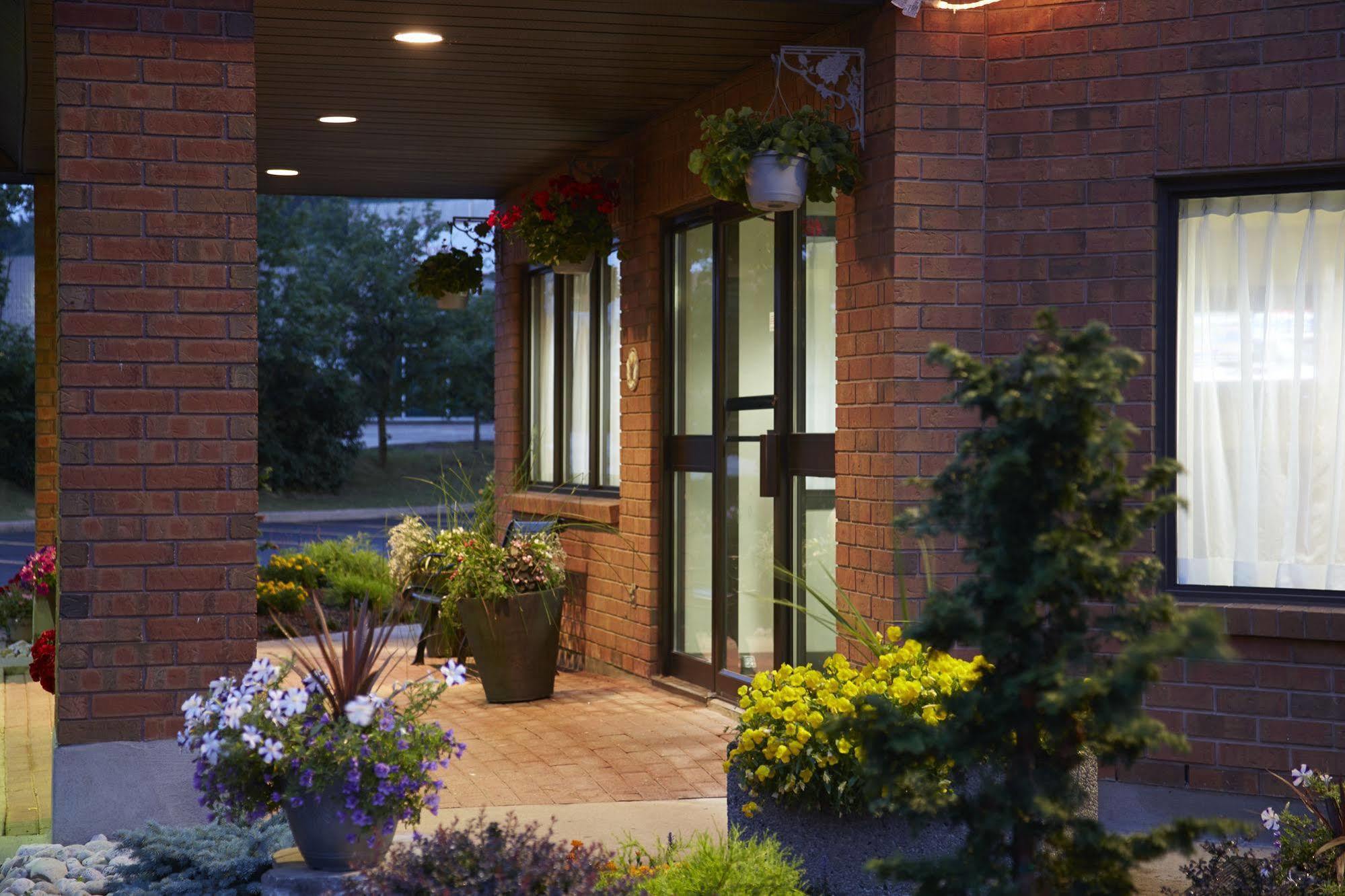 Comfort Inn Drummondville Exteriör bild